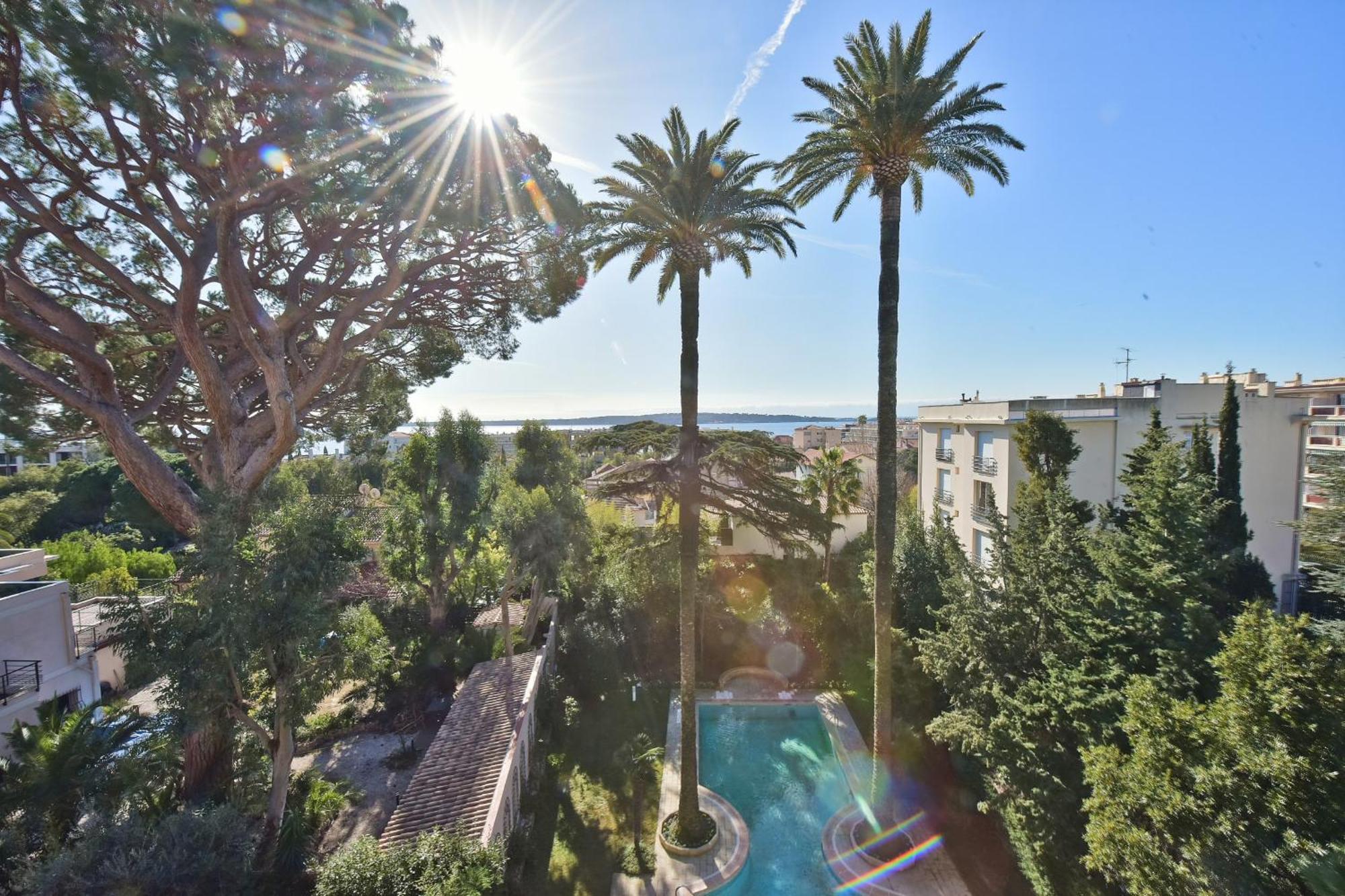 3-br Sea View Swimming Pool Appartement